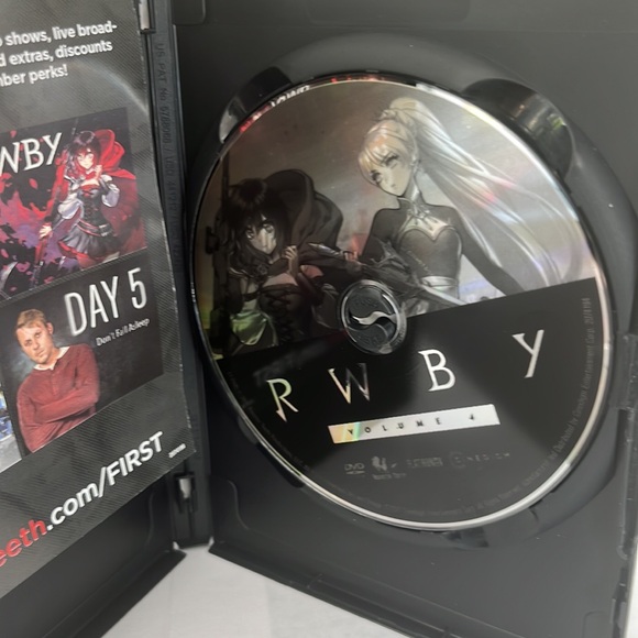 RWBY Volume 2 & 4. From the creators of Red vs Blue - Picture 6 of 6